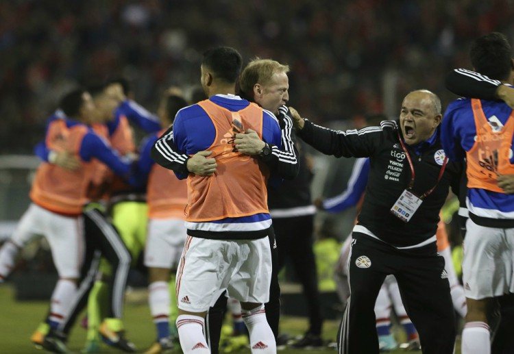 世界杯预选赛南美区，巴拉圭3-0战胜南美豪门智利