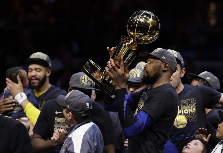 Golden State Warriors 4-0 Cleveland Cavaliers