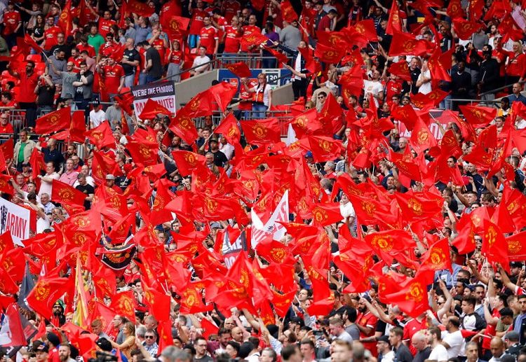 对阵瓦伦西亚的欧冠比赛中,“红魔”球迷对曼联的表现感到不满