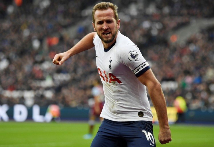 Harry Kane hits Tottenham's third goal to beat West Ham United in Premier League