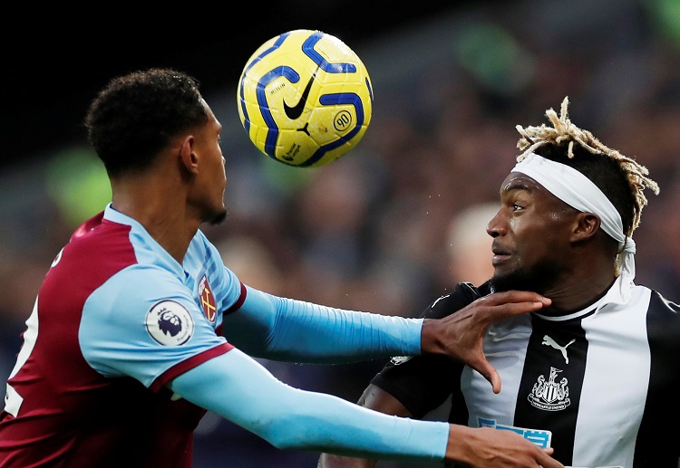 West Ham United aim to leapfrog London Derby rivals Manchester United in the Premier League table