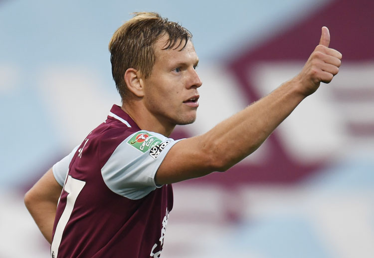 英超 伯恩利 的维德拉获得黄牌