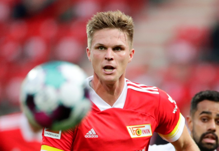 德甲 柏林联合 的巴特勒获得黄牌