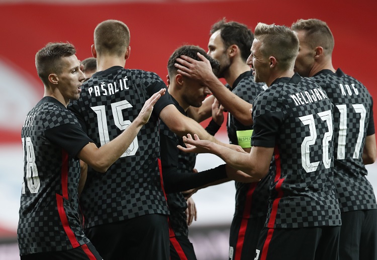 欧足联 克罗地亚 的奥西奇获得黄牌