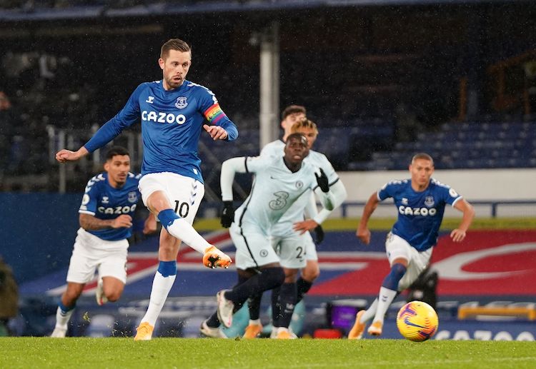 프리미어리그: 길비 시구르드손과 에버턴 선수들은 치열한 접전을 위해 레스터 시티로 원정을 떠난다.