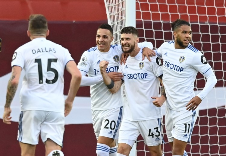 英超 利兹联队 的贝络尼的行动瞬间