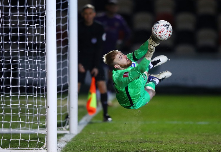 英超布莱顿马奇正在尝试得分