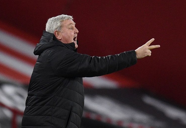 Steve Bruce hopes to turn the odds around Newcastle's favour when they face Leeds United in the Premier League