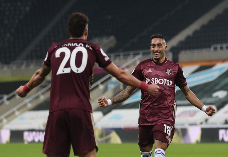 英超 利兹联队 的贝络尼的行动瞬间