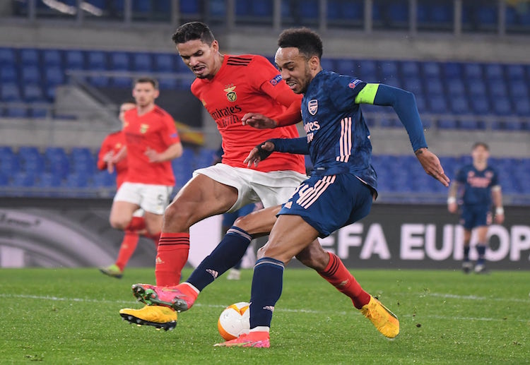 Europa League: những pha lên bóng của đội chủ nhà Benfica không có nhiều sự đột biến