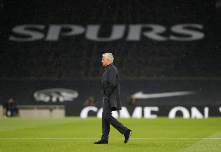 ဒါပေမယ့်လည်း ဒီနှစ်မှာတော့ သူ့ရဲ့ နည်းပြသက်တမ်း တစ်လျှောက် တစ်ရာသီတည်း လိဂ် ရှုံးပွဲ ၁၀ ပွဲအထိ ရှိသွားခဲ့တဲ့ အပြင် စပါး အနေနဲ့ ပရီးမီးယားလိဂ် နောက်ဆုံး ၃ ပွဲဆက် နိုင်ပွဲ ပျောက်ဆုံးခဲ့တာကြောင့် အခုလိုပဲ ကောက်ခါငင်ခါ ထုတ်ပယ်ခံလိုက်ရတာ ဖြစ်နိုင်ပါတယ်။