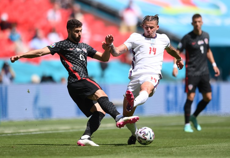 欧洲杯 英格兰 的菲利普斯遇到破门良机