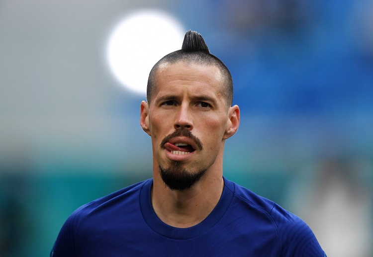 欧洲杯斯洛伐克的粉丝正在为他们打气