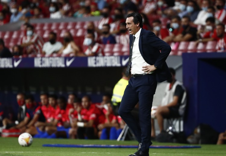 比利亚雷亚尔足球俱乐部的教练忧心忡忡