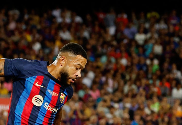 စီးရီးအေ ကလပ် ဂျူဗင်တပ်စ်ဟာ တိုက်စစ်မှူး မမ်းဖစ် ဒီပိုင်းကို ခေါ်ယူဖို့ အတွက် ကစားသမားနဲ့ ဘာစီလိုနာတို့ အကြား စာချုပ်ဖျက်သိမ်းတာကို စောင့်ဆိုင်းနေတယ်လို့ သိရပါတယ်။