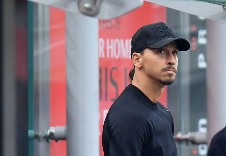 အီဘရာဟီမိုဗစ်ဟာ (၂၀၀၉) ခုနှစ်မှာ လာလီဂါ ကလပ် ဘာစီလိုနာကို ရောက်ရှိလာခဲ့ပေမယ့် တစ်နှစ် အကြာမှာပဲ အေစီမီလန်ကို ပြောင်းရွှေ့သွားခဲ့ပါတယ်။