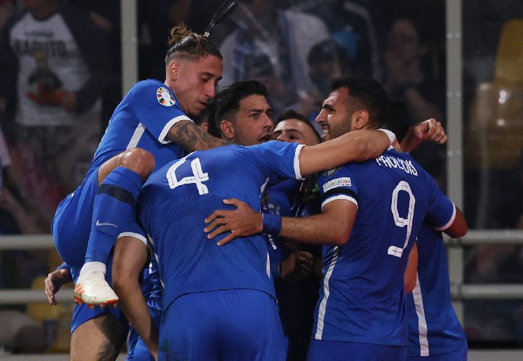 欧洲锦标赛资格赛 希腊的球员正在尝试得分