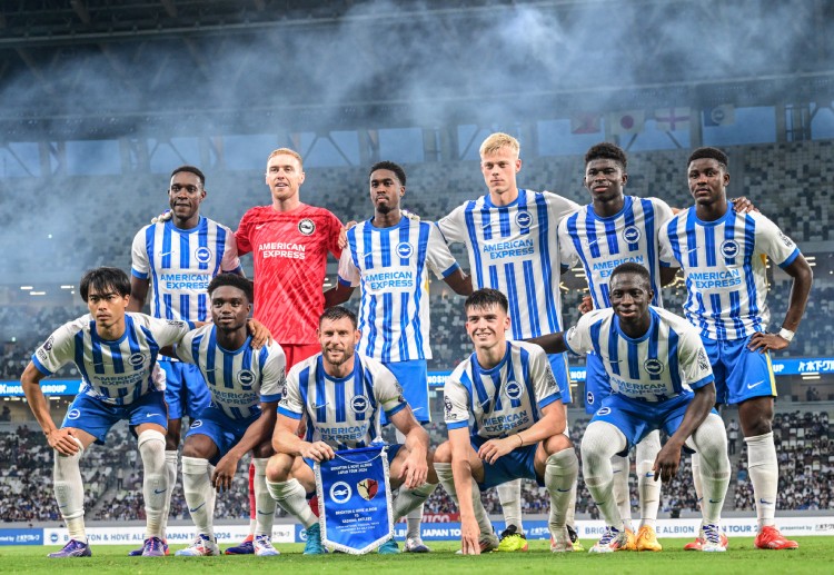 ပြီးခဲ့တဲ့ ရာသီက ပရီးမီးယားလိဂ် တွေ့ဆုံမှု ၂ ကြိမ်စလုံး အာဆင်နယ်တို့ ဘရိုက်တန်ကို ဂိုးပြတ် အနိုင်ရထားခဲ့ပါတယ်။