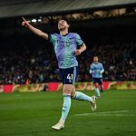 ဒီရလဒ်ကြောင့် အာဆင်နယ်က ပရီးမီးယားလိဂ် အမှတ်ပေးချန်ပီယံ ပြေးလမ်းထဲကို ပြန်လည် ရောက်ရှိလာခဲ့ပြီ ဖြစ်ပါတယ်။