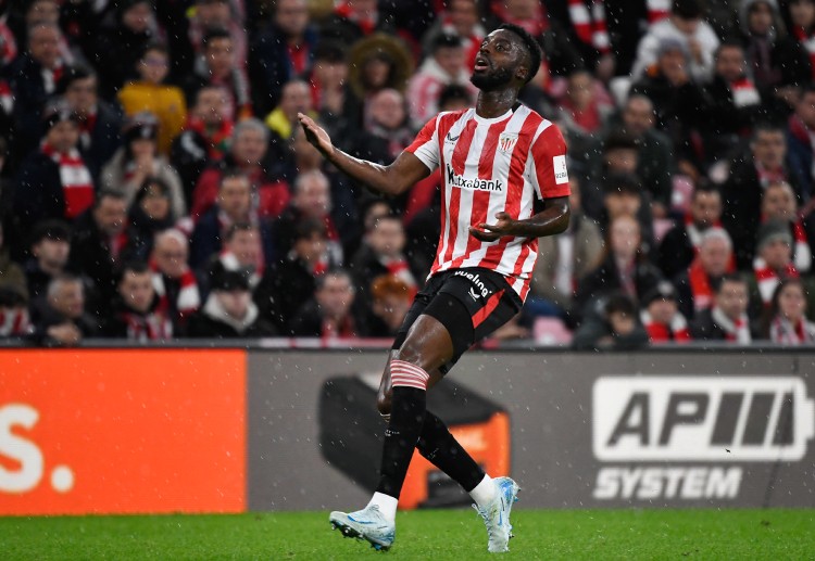 西超杯 德容失误,伊纳基空门射门被VAR吹掉。