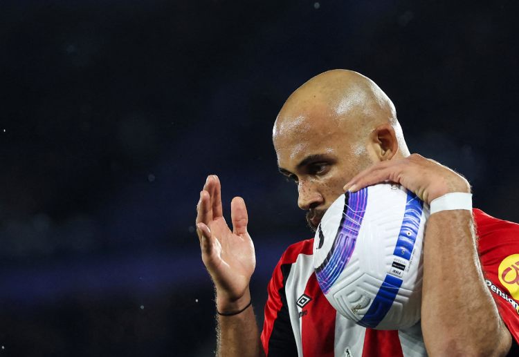 英超联赛 姆贝乌莫是布伦特福德的头号射手,他本赛季在联赛中已攻入15粒进球,是球队进攻的头号威胁。