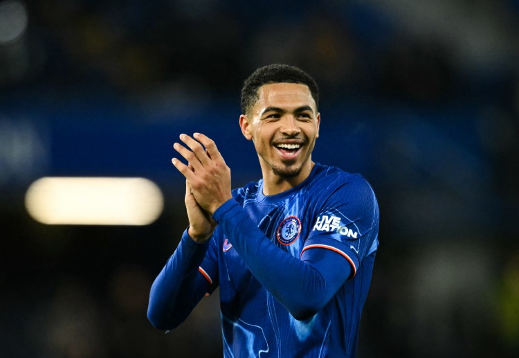 ပရီးမီးယားလိဂ် ကလပ် လစ်ဗာပူးလ် ကတော့ ချဲလ်ဆီးရဲ့ ဗဟိုနောက်ခံလူ လီဗီ ကိုးဝဲလ်ကို စိတ်ဝင်စားနေပြီး ကစားသမားရဲ့ အေးဂျင်နဲ့ ချိတ်ဆက်လျက် ရှိကြောင်း သိရပါတယ်။