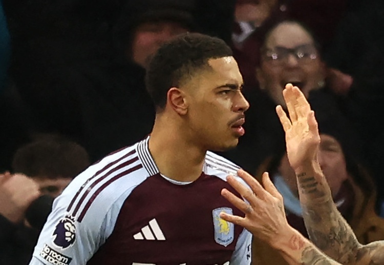 英足总杯 第71分钟,拉姆塞中路进球,帮助维拉以3比0的比分锁定胜局。