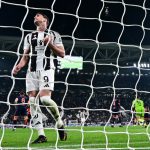 意甲联赛 弗拉霍维奇在对阵帕尔马时腿部受伤，本轮出场成疑。