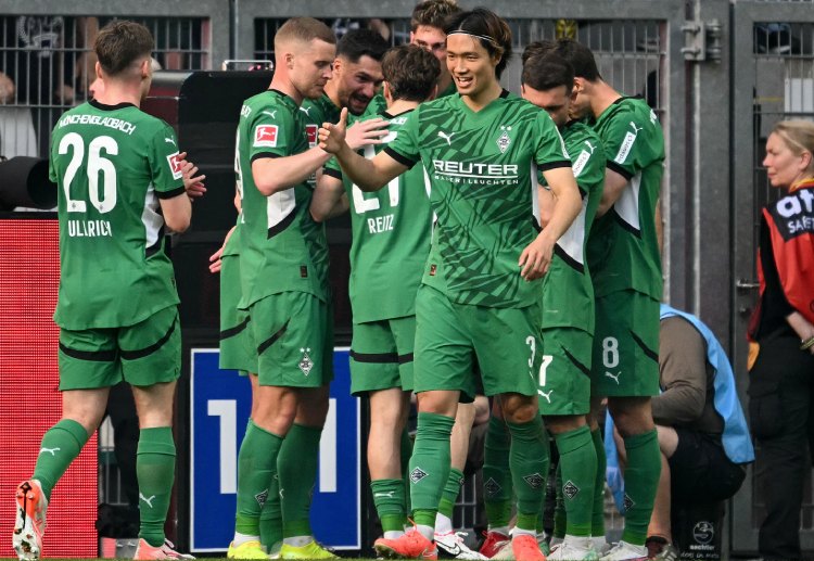 德甲联赛 第24分钟，板仓滉撞墙配合后低射破门，门兴1比0领先。