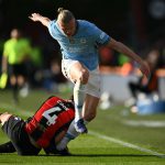 홀란은 이날 착지 과정에서 상대 선수에게 발목을 밟혀 최대 7주의 부상 이탈이 예상된다.