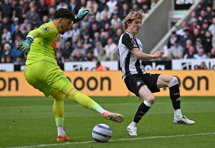 Newcastle giành 3 điểm trước Man United ở vòng 32 Premier League