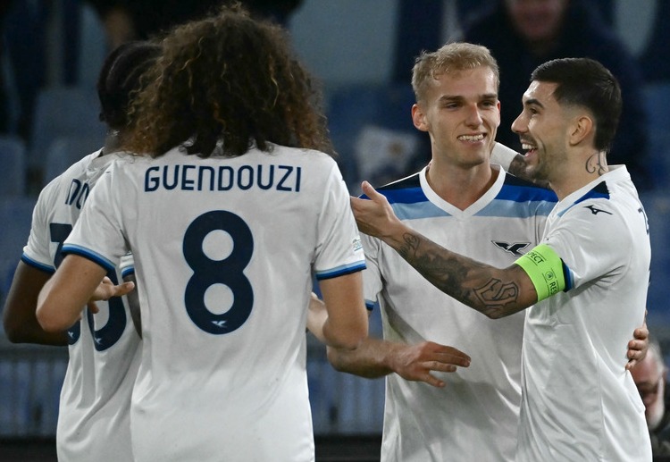 Lazio làm khách trên sân của Genoa ở vòng 33 Serie A