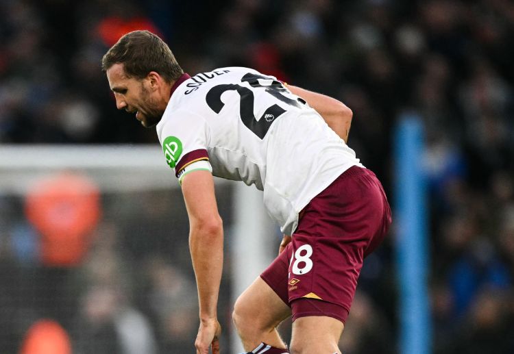 英超联赛 上轮比赛，索切克为西汉姆联取得领先，但埃弗顿在补时阶段扳平比分，双方最终1比1握手言和。