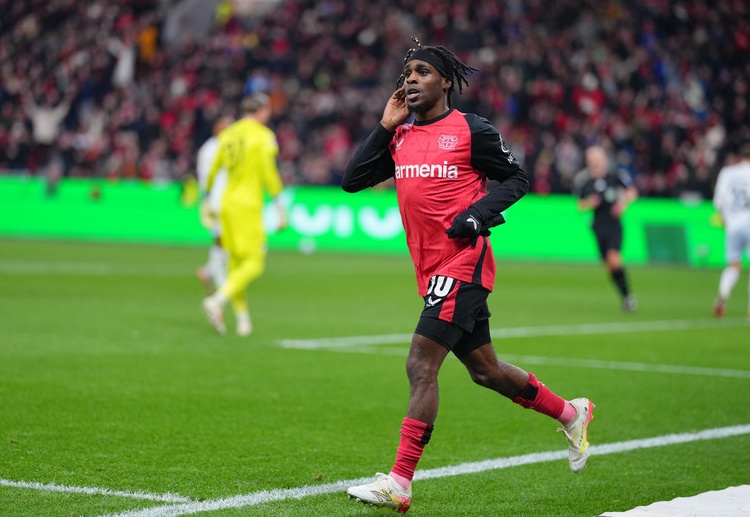 လက်ရှိမှာ ပရီးမီးယားလိဂ် ကလပ်က လစ်လပ်တော့မယ့် အာနိုးလ်ရဲ့ နေရာ အတွက် ဖရင်ပေါင်ကို မှန်ကန်တဲ့ အစားထိုးမှု သတ်မှတ်ပြီး အတည်ပေါက် ကြိုးစားနေပြီလည်း ဖြစ်ပါတယ်။