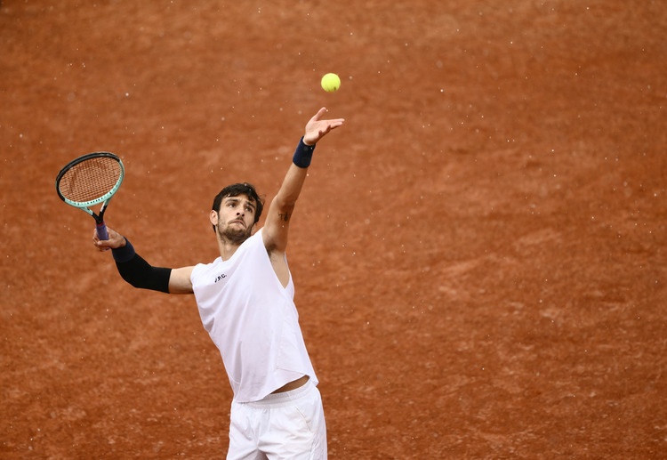 Lorenzo Musetti defeats Daniil Medvedev 7-5, 6-4, to book a ticket to the 2025 Italian Open quarter-finals
