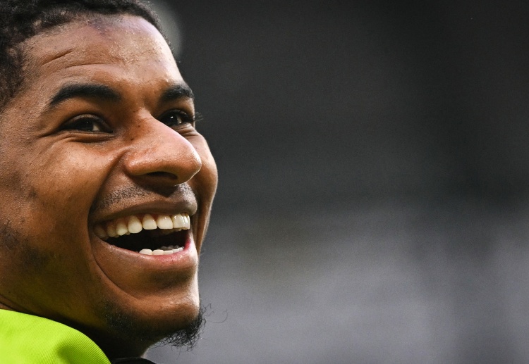 တစ်ဖက် မှာလည်း လာလီဂါ ကလပ်က လစ်ဗာပူးလ်နဲ့ စာချုပ်သစ် ချုပ်ဆိုဖို့ ဆွေးနွေးမှုတွေ အဆင်မပြေ ဖြစ်နေတဲ့ ကိုလံဘီယာ တိုက်စစ်မှူး လူးဝစ္စ ဒီးယက်ဇ်ကို ခေါ်ယူချင်နေဆဲ ဖြစ်ပါတယ်။