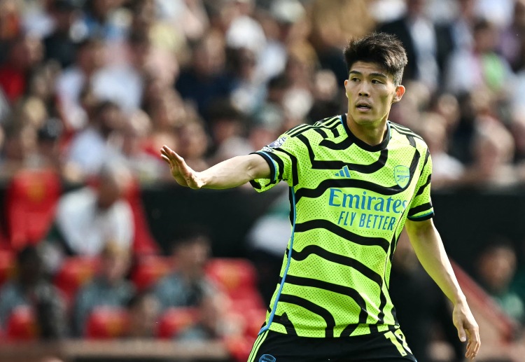 英超联赛 阿森纳提前与日本后卫富安健洋解约，结束四年合作。