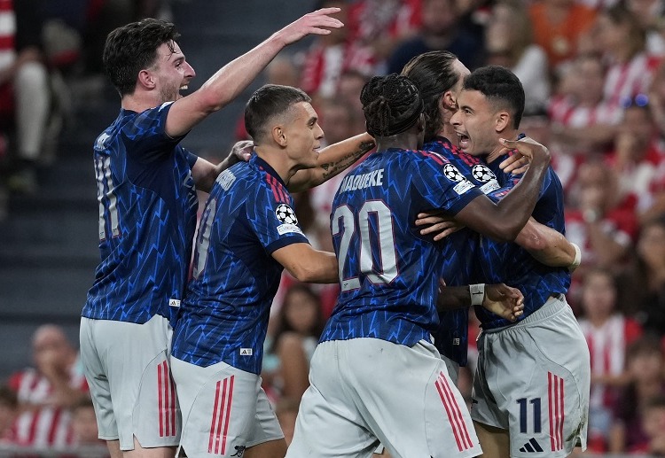 မနေ့ညက ပွဲမှာ ဆိုရင် မာတင်နယ်လီက လူစားဝင်လာပြီး ၃၆ စက္ကန့် အကြာမှာတင် ပထမဂိုးကို သွင်းယူပေးခဲ့ပြီး ဒါက ချန်ပီယံလိဂ်မှာ အလျင်မြန်ဆုံး လူစားဝင် ကစားသမား သွင်းဂိုးလည်း ဖြစ်ခဲ့ပါတယ်။