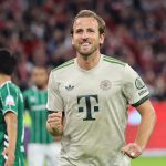 ၂၀၂၃ ခုနှစ်မှာ တော့တင်ဟမ်ဟော့စပါး ကနေ ဘေယန်မြူးနစ်ကို ပြောင်းရွှေ့လာခဲ့တဲ့ ဟယ်ရီကိန်းက ဘွန်ဒက်စ်လီဂါ ကလပ် အတွက် ပြိုင်ပွဲစုံ ၁၀၄ ပွဲ ကစားပြီး သွင်းဂိုး ၁၀၀ ပြည့်ခဲ့တာပါ။