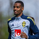 世界杯预选赛 瑞典队的中锋线备受期待，最引人关注的当属今夏创下英超转会费纪录的伊萨克以及利物浦的哲凯赖什