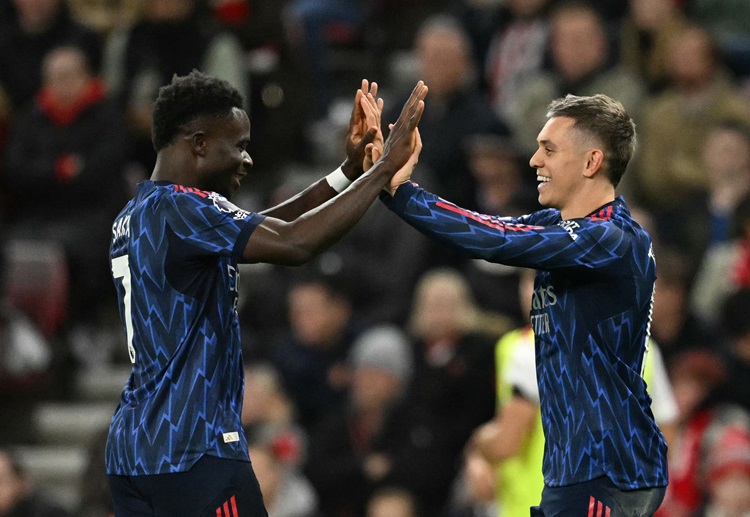 ဆန်းဒါးလန်းက ဒီရာသီ ပရီးမီးယားလိဂ်မှာ လန်ဒန် ကလပ်တွေနဲ့ ၅ ပွဲ တွေ့ဆုံထားရာမှာ ရှုံးပွဲလုံးဝ မရှိခဲ့ပဲ ၃ ပွဲနိုင်၊ ၂ ပွဲ သရေကျခဲ့ပါတယ်။