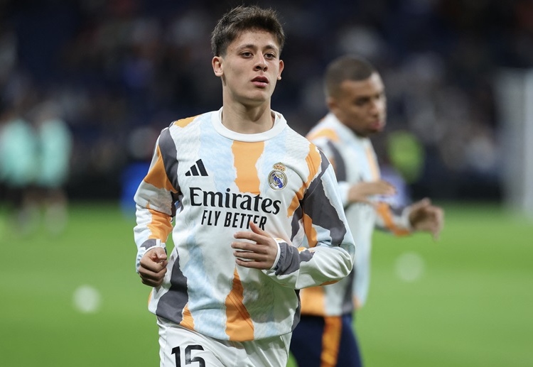 တူရကီ မက်ဆီလို့ နာမည်ကြီးတဲ့ ဒီကစားသမားလေး ကိုတော့ ပရီးမီးယားလိဂ် ကလပ် မန်ချက်စတာယူနိုက်တက် ကလည်း ချိတ်ဆက်နေပါတယ်။